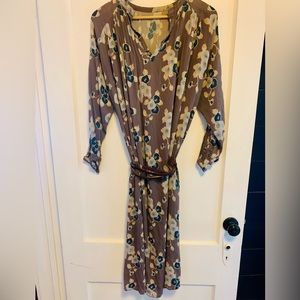Flowy floral SUNO dress, 3/4 sleeve and looks great two ways. Belt not included.